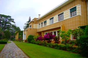 Cà phê doanh nhân: Ngồi xuống uống cà phê, đứng dậy gỡ khó khăn