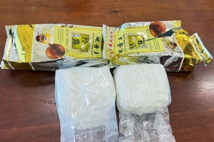 Lâm Đồng: Bắt giữ hai người giấu 2 kg ma túy ngụy trang trong gói trà hút chân không