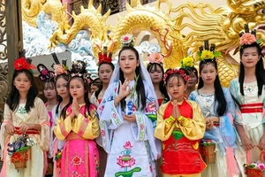 Giải mã Sức hút của Lễ hội Đản sinh Phật Bà Quan Âm tại Sông Mao