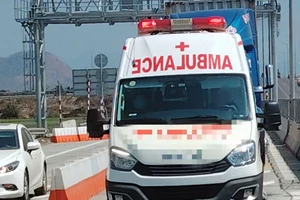 Tạm giữ xe cứu thương lắp đèn còi ưu tiên không phép chạy trên cao tốc