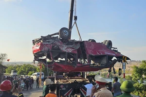 Hé lộ hồ sơ đăng kiểm của xe khách rơi xuống vực làm 4 người tử vong