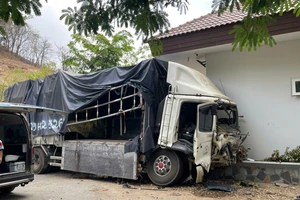 Xe tải rơi từ đỉnh núi Tà Zôn trúng khu nhà ăn công nhân, 3 người tử vong