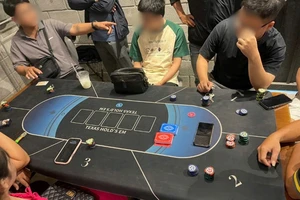 Công an triệt phá điểm đánh bạc bằng Poker trong quán cà phê ở Bình Thuận