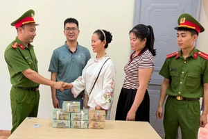  Vượt 1.800km nhận lại gần 3 tỉ đồng chuyển khoản nhầm