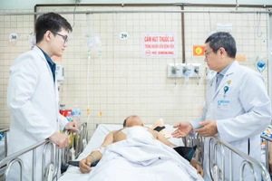 10 giờ nghẹt thở cứu sống bệnh nhân vụ tai nạn trên cao tốc Phan Thiết - Dầu Giây