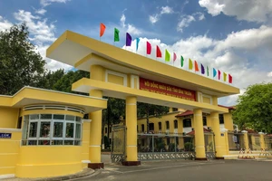 Vì sao Lâm Đồng giữ hàng trăm nhân sự làm việc tại trụ sở UBND 2 tỉnh cũ?