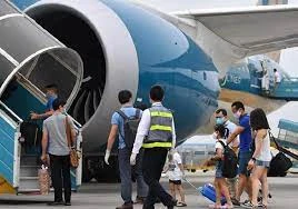 VNeID của cha mẹ có thông tin của con, đi máy bay, trẻ có cần giấy khai sinh?