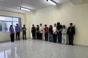 Công an triệt phá đường dây buôn bán 28.657 sản phẩm thuốc lá điện tử 