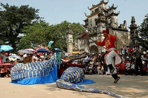 Làng rắn Lệ Mật vào xuân