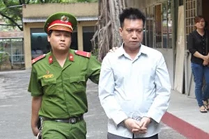 Khoe quen biết rộng, lừa đảo hàng trăm triệu đồng