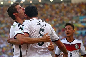 Đức 1-0 Pháp: Xe tăng lì lợm vượt qua gà trống