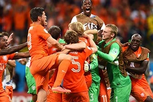  Hà Lan vào bán kết sau loạt đá luân lưu kịch tính