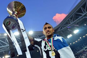 M.U định đánh cả ‘cụm’ Juventus: Trở lại với Vidal, ‘săm soi’ Agbonna