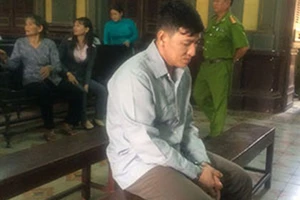 Tăng án tù chung thân chồng giết vợ vì ghen tuông 