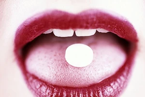 2 cách uống thuốc để không bị nghẹn