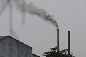 Tái chế kim loại, cao su đầu độc cả một vùng