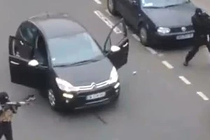 Video cuộc thảm sát kinh hoàng ở Charlie Hebdo