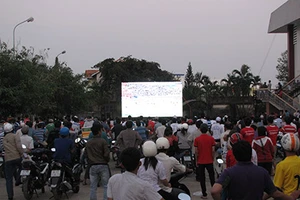 HAGL - ĐT Long An: Hàng trăm người có vé nhưng không được vào sân