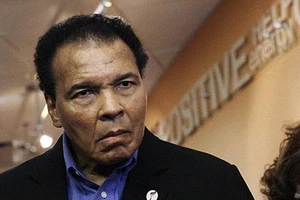Huyền thoại quyền Anh Muhammad Ali nhập viện khẩn cấp