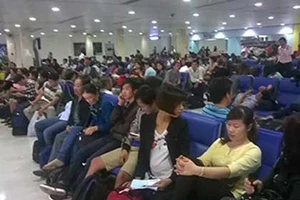 Thời tiết khiến máy bay tới Hải Phòng phải đáp xuống Hà Nội