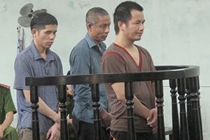 Trốn truy nã tiếp tục buôn heroin, lãnh 2 án tử hình