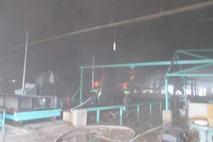 Thợ hàn sơ ý gây cháy nhà máy chế biến cao su
