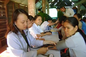 Hấp dẫn với các “chiêu” tuyển dụng bác sĩ