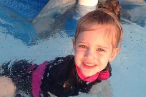 Bé gái sống lại thần kỳ sau 12 phút tim ngừng đập