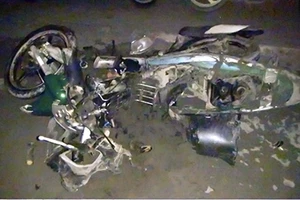 Thoát chết thần kỳ khi xe máy bị xe ben cán nát 