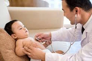 Điều trị nhiễm độc chì cho hàng trăm trẻ em làng Đông Mai