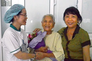 Cắt bỏ khối u tim hiếm gặp cho cụ bà 90 tuổi