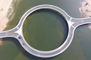 Độc đáo kiến trúc xây dựng cầu chữ O