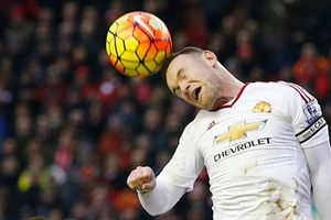 Giống Beckham, vợ chồng Rooney đỏ mắt tìm con gái