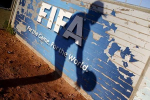 Hầu hết các ủy viên điều hành FIFA đều 'nhúng chàm'
