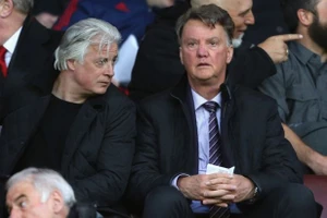 Van Gaal tin sẽ ở lại dù M.U không có vé dự Champione League