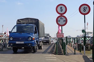 Tháng 6, cho xe 30 tấn qua phà Cát Lái