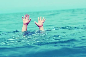 Rủ nhau tắm hồ thủy lợi, 3 bé gái chết đuối thương tâm