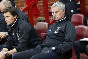 Mourinho xác nhận Schweinsteiger hết tương lai ở MU