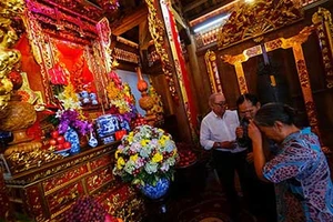 Thờ khán giả - nét đẹp của giỗ tổ sân khấu