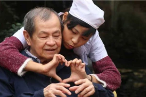 Đưa cha mẹ vào viện dưỡng lão là bất hiếu?