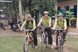 Vườn quốc gia Yok Đôn tuần tra rừng bằng xe đạp