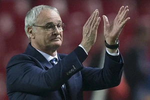 Leicester City sa thải Ranieri: Nghiệt ngã bóng đá Anh!