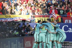 Messi lại sắm vai người hùng, Barca hạ gục Atletico