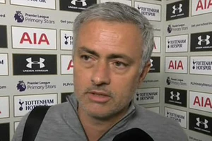 Mourinho chạy trốn, nói MU không muốn đá Premier League
