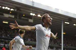 MU 'đầu hàng' top 4, Tottenham chia tay ngọt ngào