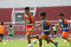 LĐBĐ TP.HCM hợp tác CLB Lyon tuyển sinh tài năng trẻ