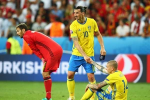 Vừa tới MU, Lindelof đã ‘chỉ đạo’ Mourinho