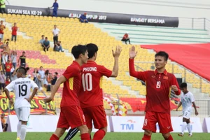 U22 Việt Nam 4-0 U22 Đông Timor: Show diễn của Văn Hậu