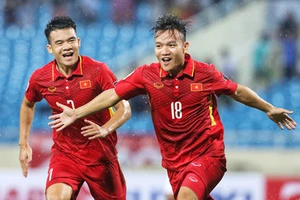 Việt Nam 5-0 Campuchia: Bất ngờ hàng công!