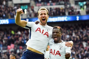 Kane ghi bàn như máy, Tottenham 'nghiền nát' Liverpool